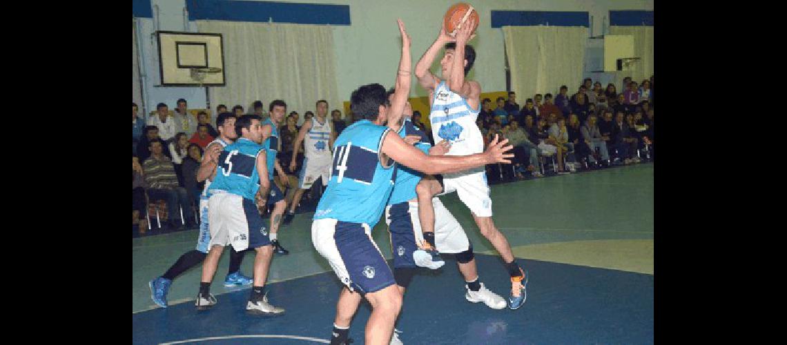 MatÃ­as Santana con 35 puntos fue la gran figura en la victoria de Ferro ante El FortÃ­n en el Ricardo De La Vega 