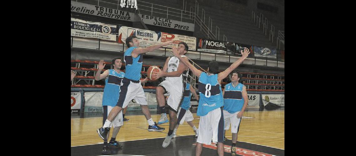 El Bataraz festejÃ³ en el Maxigimnasio del Parque Carlos Guerrero 