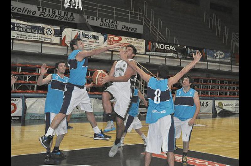 El Bataraz festejÃ³ en el Maxigimnasio del Parque Carlos Guerrero 