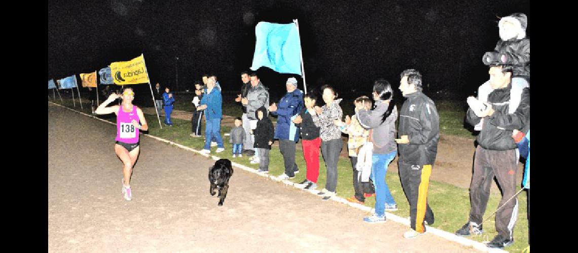 La lapridense cruza la lÃ­nea de llegada y marca nuevo rÃ©cord nacional en calle 