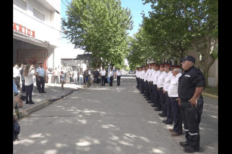 Ayer se realizaron los festejos por el 53Âº aniversario de la creaciÃ³n de los Bomberos Voluntarios de La Madrid 