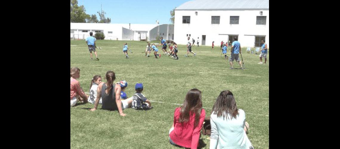 Como parte de las actividades del 50Âº aniversario del Lobo hubo encuentros recreativos de hockey fÃºtbol y rugby 