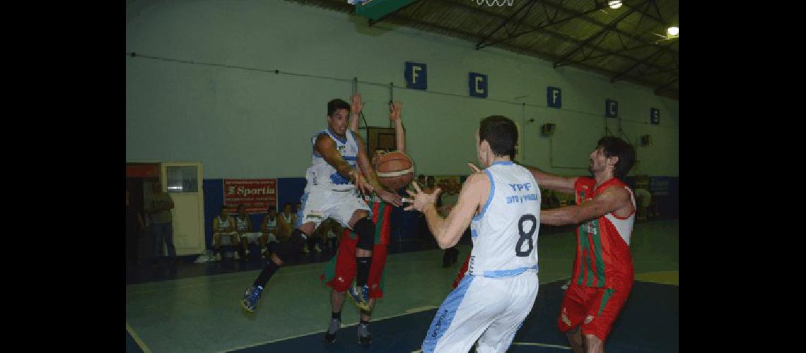 Ferro Carril Sud derrotÃ³ con mucho esfuerzo a los suarenses 