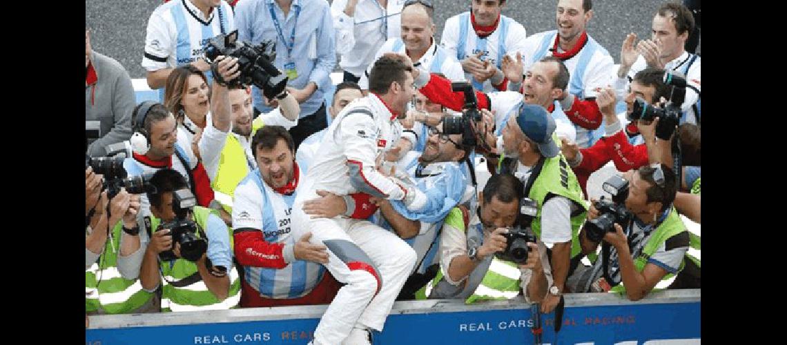 La Argentina volviÃ³ a tener con Pechito LÃ³pez un campeÃ³n mundial en autos 