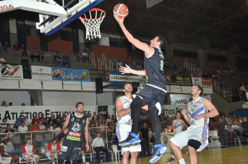 El Bataraz ganÃ³ sus ultimas dos presentaciones en el Maxigimnasio- primero ante Ceferino Alianza Viedma y luego con Sportivo 9 de Julio 