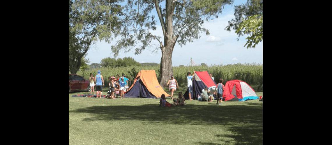 Treinta carpas y ciento cincuenta niÃ±os de La Madrid y las localidades se reunieron en el campamento 