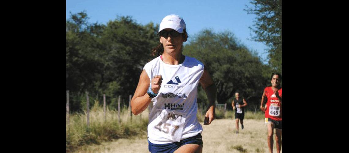 La atleta Cecilia FernÃ�ndez fue segunda en la clasificaciÃ³n de damas 