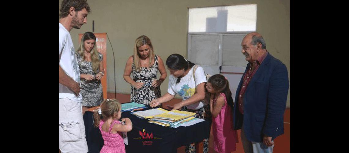 Familias lamatritenses beneficiarias con el programa Procrear realizaron la firma de escrituras de terrenos 