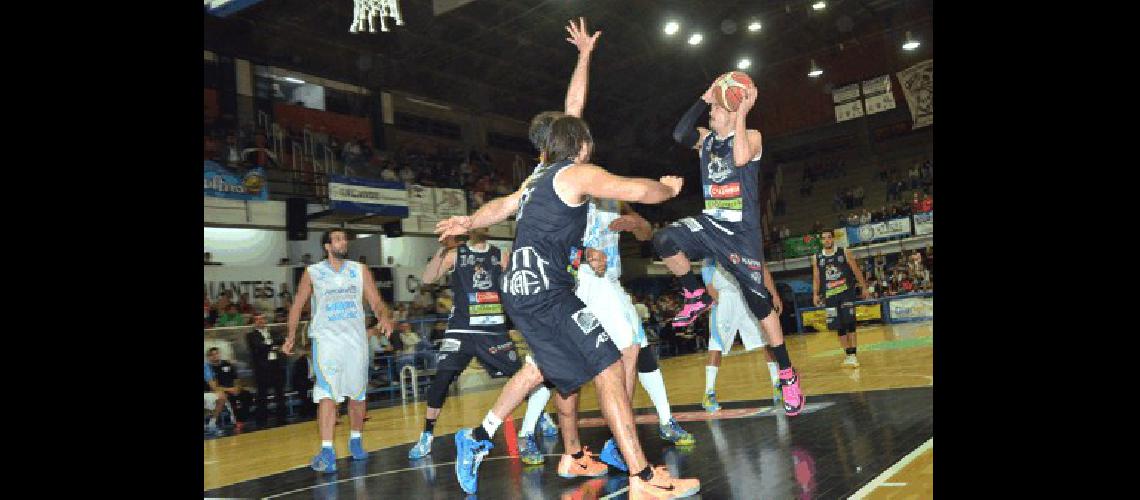 El Bata con mucho esfuerzo derrotÃ³ anoche a Hispano y manda 2 a 0 en la serie de playoffs 