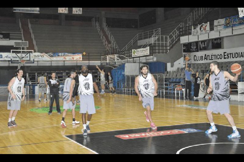 Estudiantes se entrenÃ³ anoche en el Maxigimnasio y hoy intentarÃ seguir vivo en el TNA 