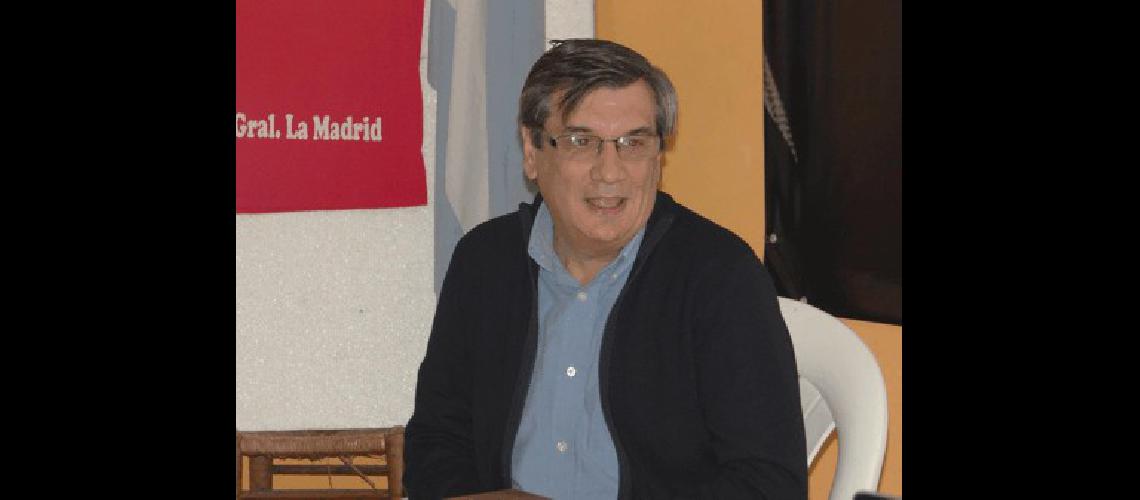 Sergio Buil brindÃ³ una charla sobre desarrollo local y hablÃ³ sobre la experiencia en el Municipio del que es jefe comunal Rivadavia 