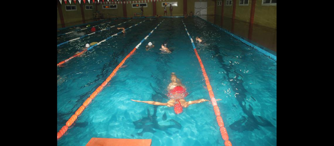 Se realiza un encuentro recreativo de nataciÃ³n 