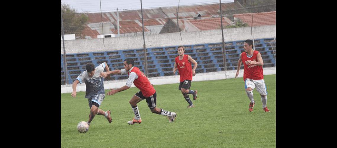 Joel Zalazar serÃ uno de los presentes ante la reserva de Boca Juniors 