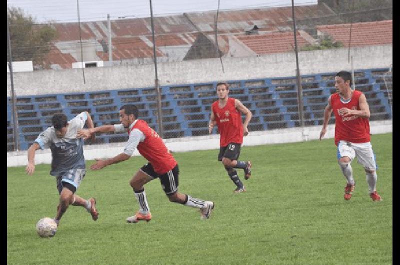 Joel Zalazar serÃ uno de los presentes ante la reserva de Boca Juniors 