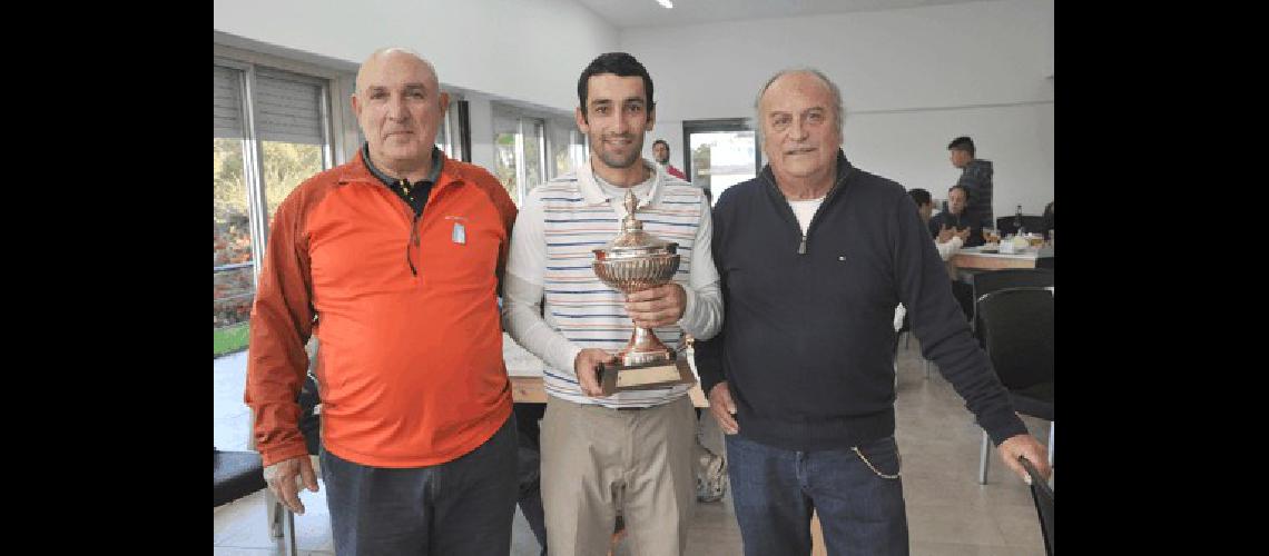 El dirigente Amadeo Papa el campeÃ³n Bernardo Ressia y Ricardo Lamas ex dirigente bataraz e hijo de Francisco Esteban Lamas 