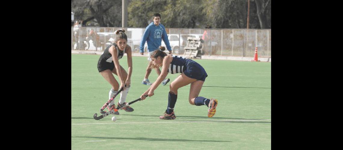 La cancha sintÃ©tica del Bata tuvo nutrida actividad 