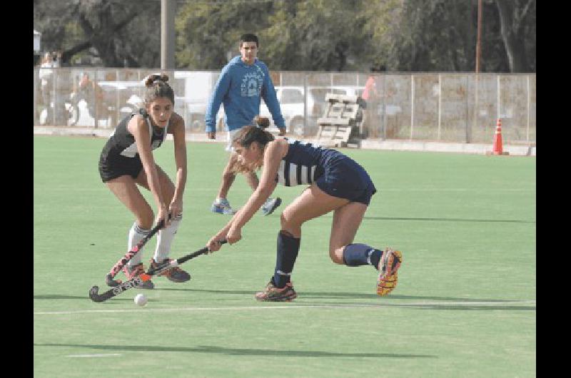 La cancha sintÃ©tica del Bata tuvo nutrida actividad 