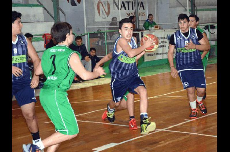 Racing le ganÃ³ a Pueblo Nuevo como visitante 