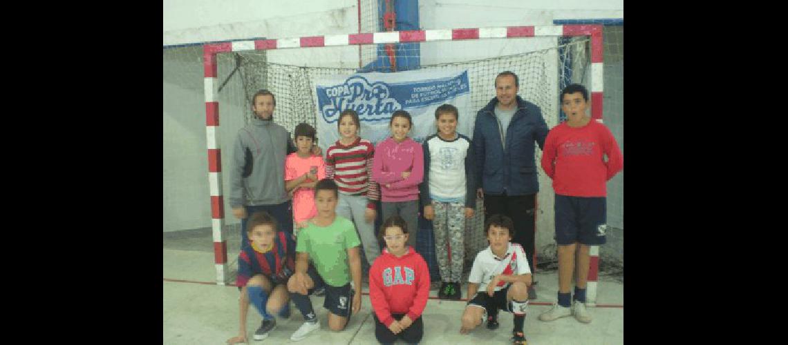 Un grupo de alumnos de escuelas rurales de La Madrid participÃ³ de un torneo de fÃºtbol 