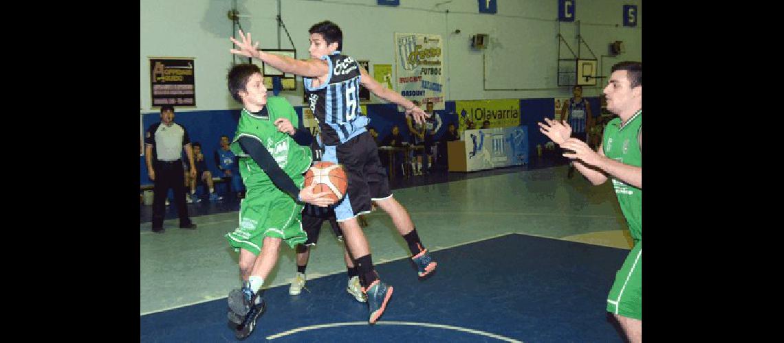 El Carbonero le ganÃ³ a Pueblo Nuevo en el gimnasio Ricardo De La Vega 