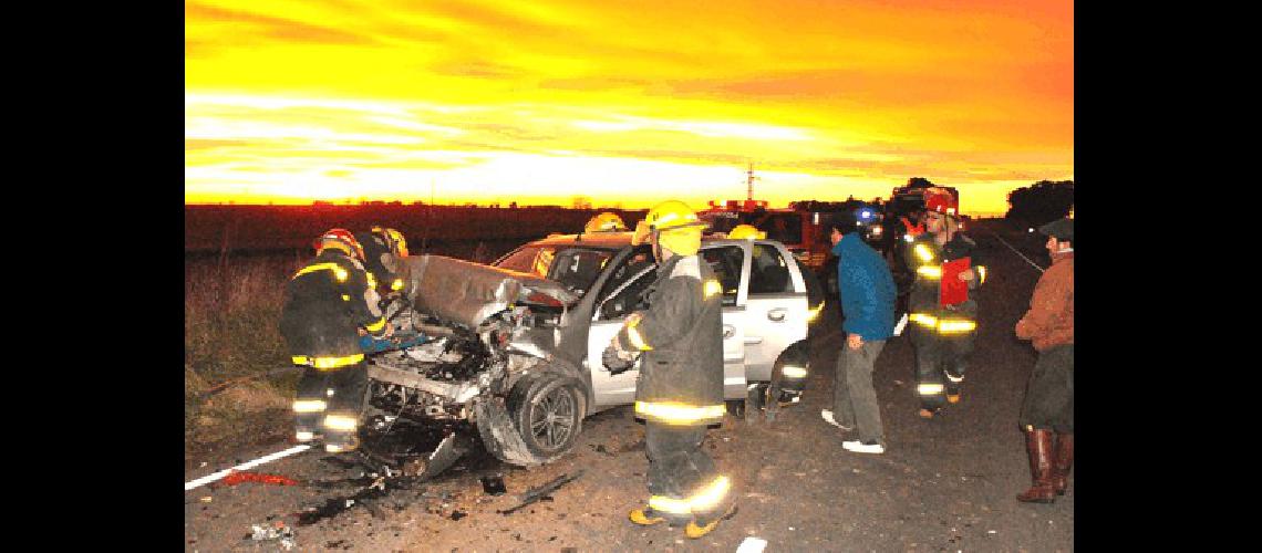 Bomberos y Hospital trabajÃ³ en asistencia de los heridos del Chevrolet Corsa 