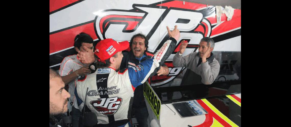 Al ritmo del Ã³valo Con Juan Pablo Gianini y Omar MartÃ­nez Ford hizo doblete en la clasificaciÃ³n del TC en ParanÃ� 