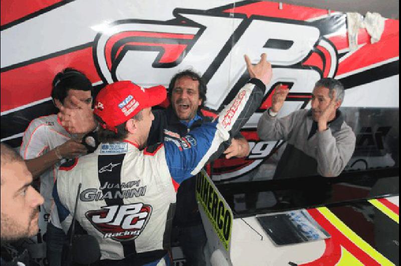 Al ritmo del Ã³valo Con Juan Pablo Gianini y Omar MartÃ­nez Ford hizo doblete en la clasificaciÃ³n del TC en ParanÃ� 