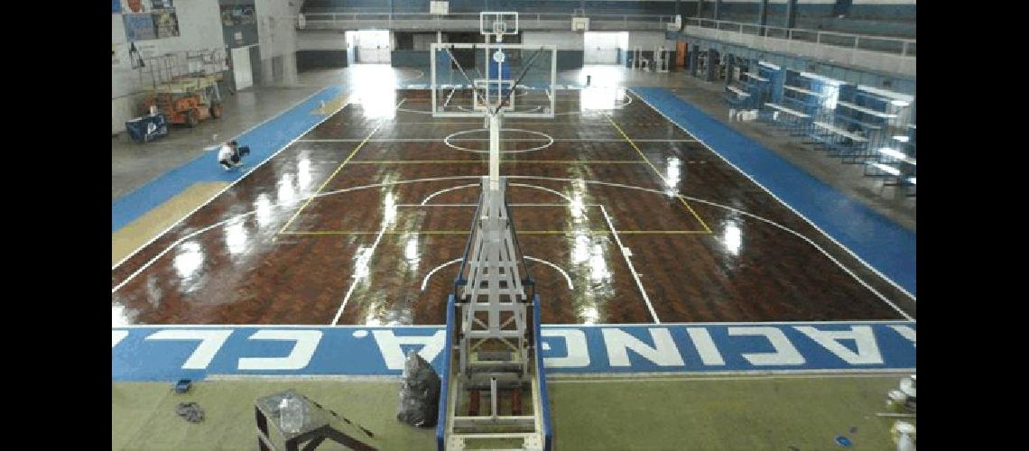 La cancha del gimnasio racinguista fue reacondicionada 