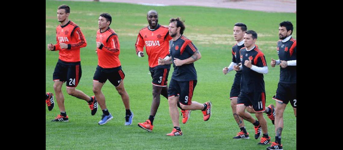 Fernando Cavenaghi al centro es la gran apuesta en ofensiva de Marcelo Gallardo para esta noche 