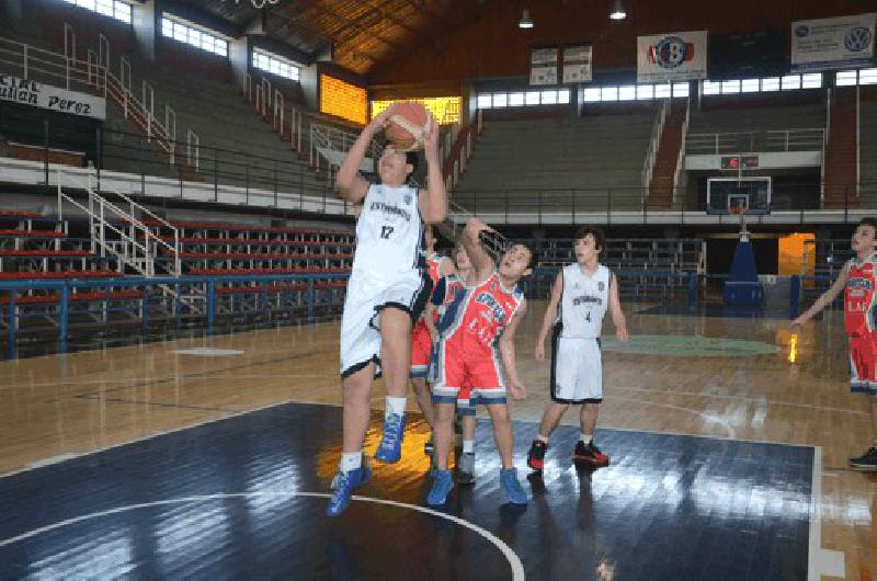 Estudiantes enfrentÃ³ a Sport Club Trinitarios de BolÃ­var por la Divisional A 