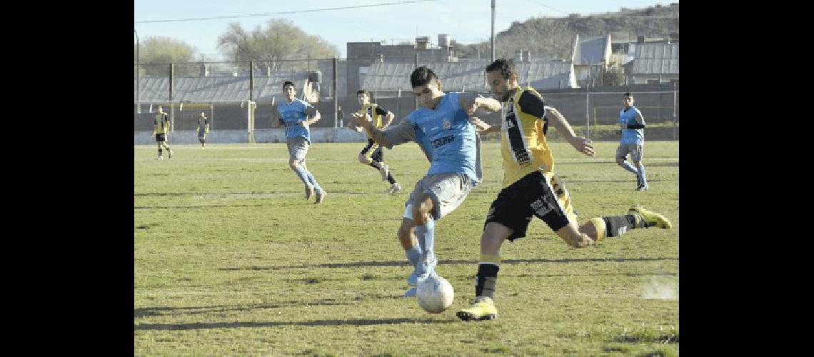 San MartÃ­n le ganÃ³ a Loma Negra y pasÃ³ a la punta 