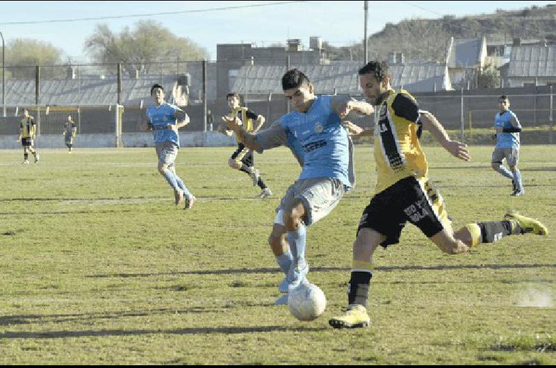 San MartÃ­n le ganÃ³ a Loma Negra y pasÃ³ a la punta 