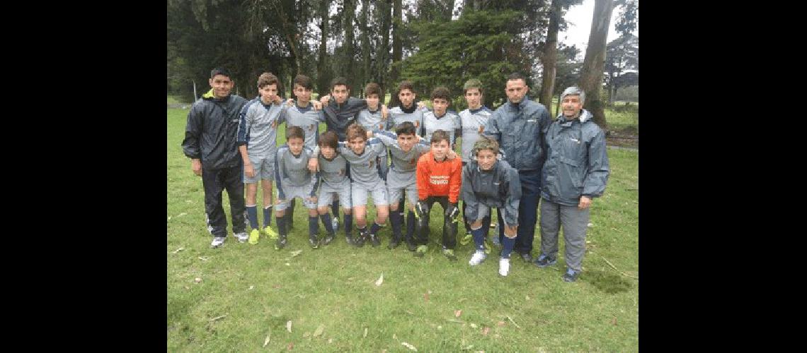 Equipo de fÃºtbol 11 que ganÃ³ uno partido y perdiÃ³ el restante y aguarda por otro resultado 