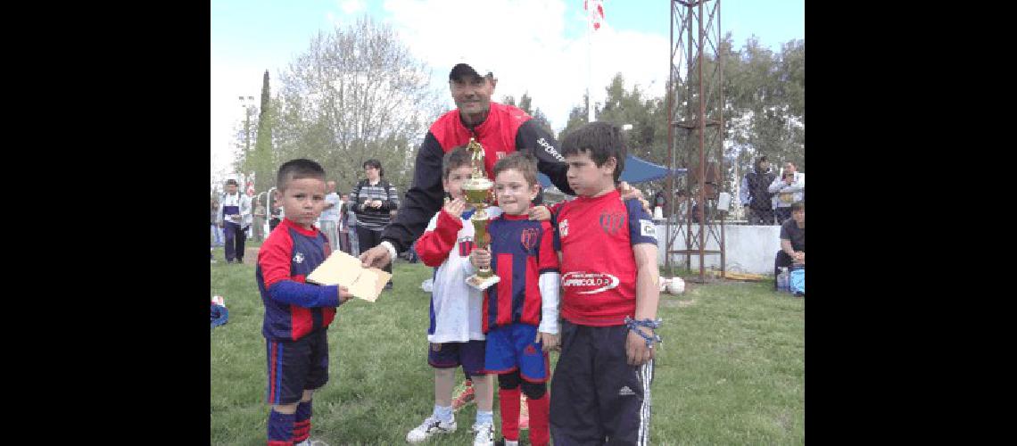 Se realizÃ³ en Ingeniero el 10Âº encuentro de Escuelitas de FÃºtbol 