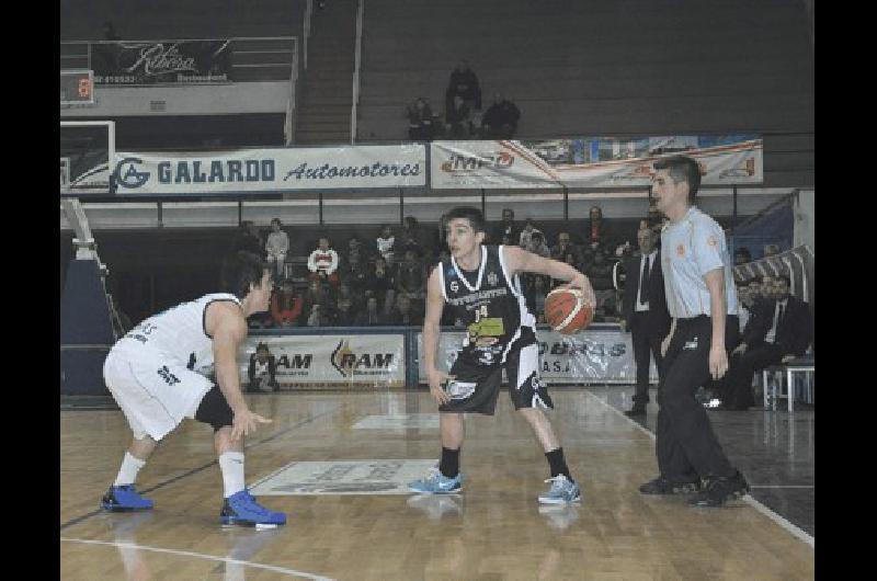 Santiago Dilascio tuvo un buen partido el viernes ante el Lobo 