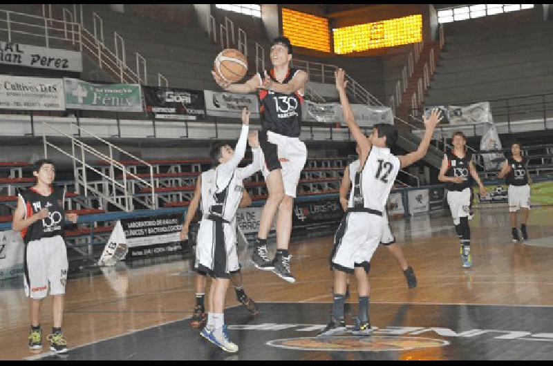 Estudiantes recibiÃ³ a Chacarita Juniors de Azul por la Divisional B 