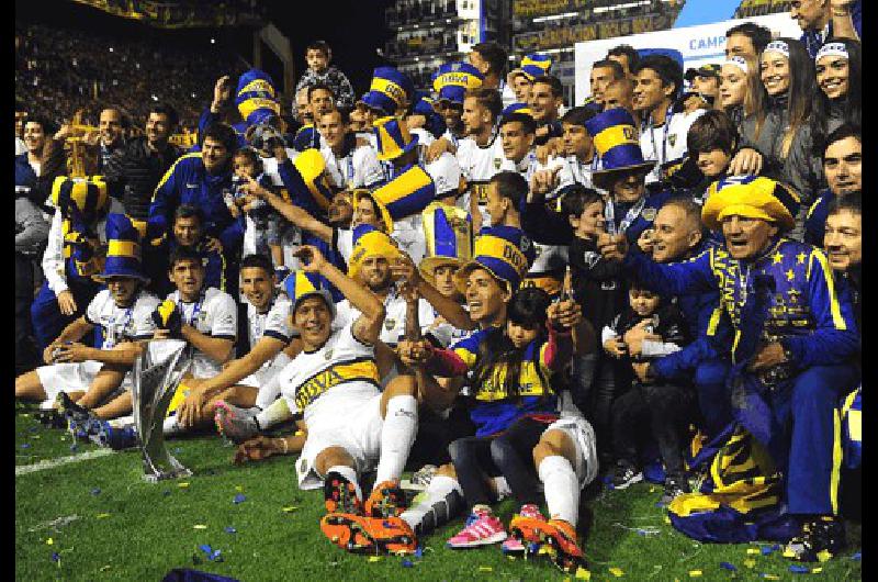 El festejo de Boca con la copa La imagen tan esperada finalmente se concretÃ³ despuÃ©s de la victoria ante Tigre 