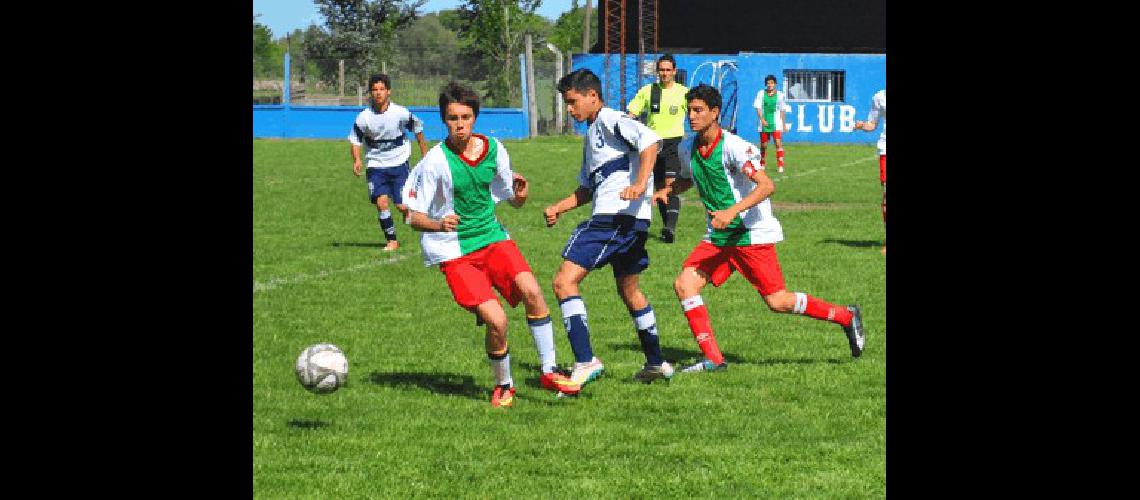 En La Madrid el Deportivo Barracas hizo las veces de local ante Club de Pelota 