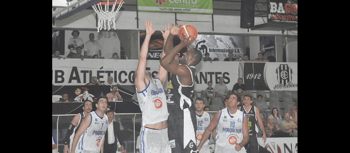 Estudiantes nunca le encontrÃ³ la vuelta al partido y cayÃ³ anoche frente a Parque Sur en el Maxigimnasio 