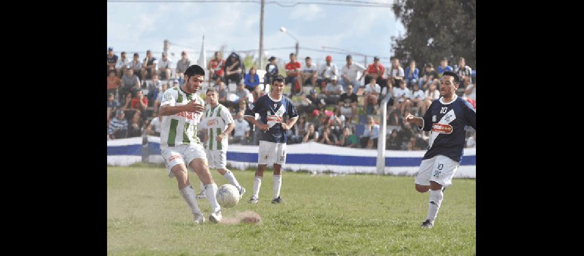 AtlÃ©tico Hinojo que viene de ganar el clÃsico se medirÃ ante LujÃn en la cancha de Ferro 