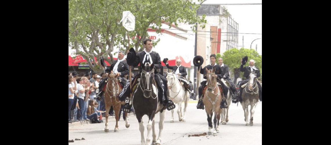 Llegaron delegaciones desde Urdampilleta Benito JuÃ�rez Pringles Laprida y La Colina 