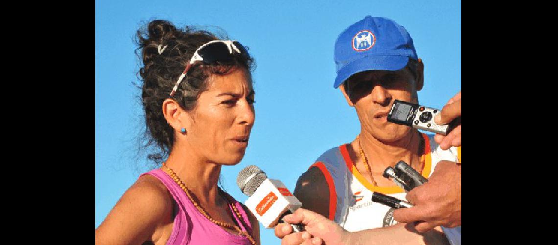 La atleta lapridense viajÃ³ rumbo al MaratÃ³n de Valencia 