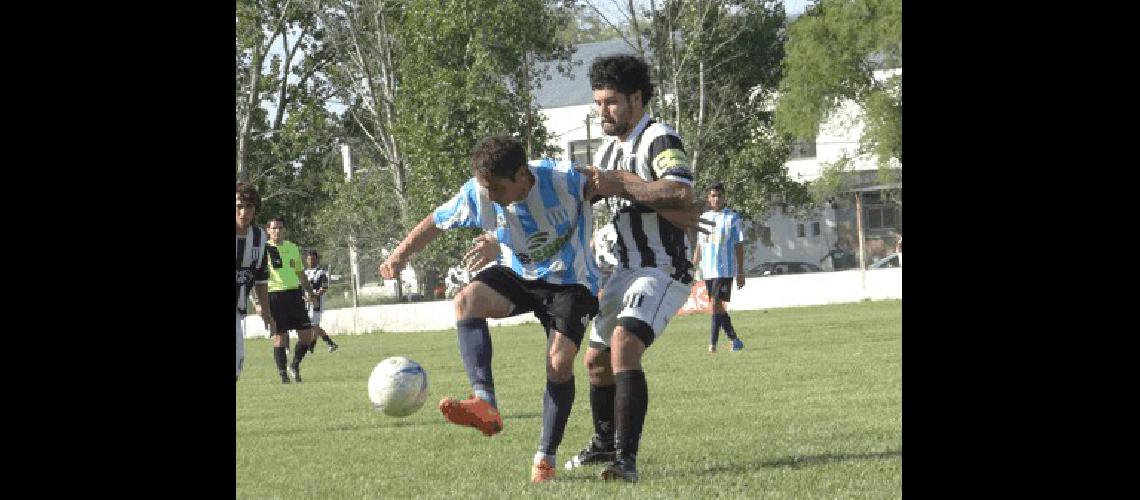 Racing y Jorge Newbery disputaron un partido muy trabado y casi sin ocasiones de gol 