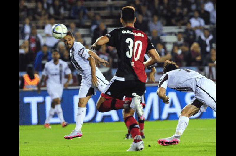 El equipo de Guillermo Barros Schelotto se impuso al de Lucas Bernardi por 2-1 y avanzÃ³ en la Liguilla Pre-Sudamericana 