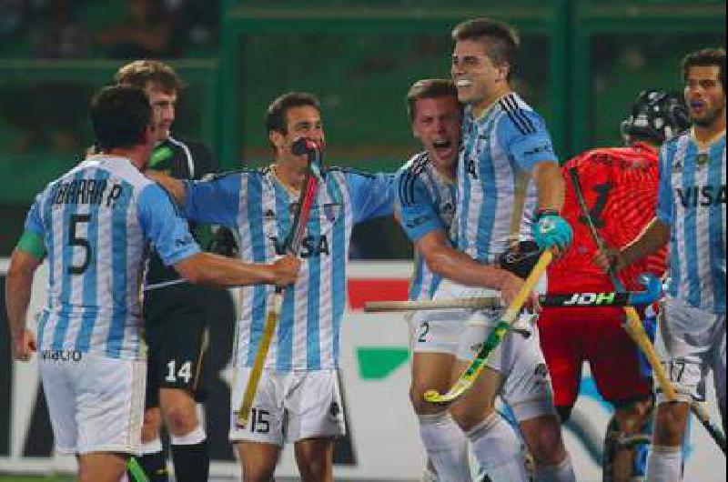 Los Leones festejan el primer gol 