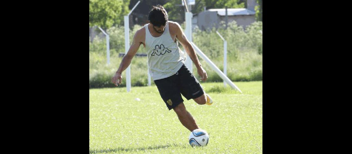 Roberto Tucker tuvo un destacado trabajo en el partido jugado el pasado domingo en Tandil 