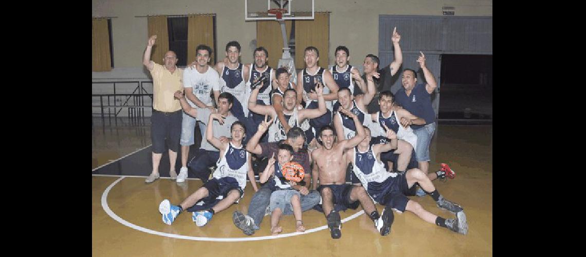 El equipo fortinero de Irineo Galli festejÃ³ el tÃ­tulo del Clausura en su Gimnasio Amadeo Bellingeri 