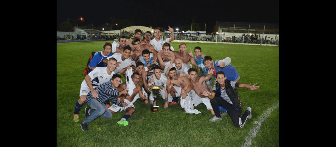 El FortÃ­n festejÃ³ el tÃ­tulo en la cancha de Ferro tras vencer a Loma Negra 