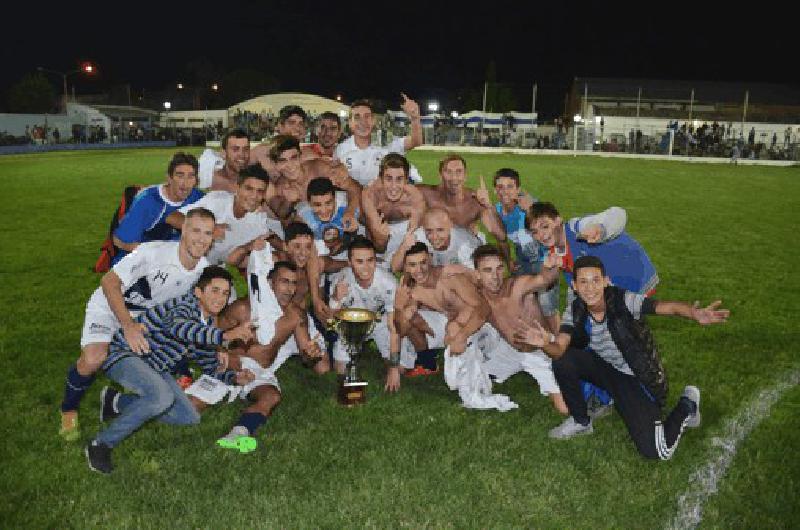 El FortÃ­n festejÃ³ el tÃ­tulo en la cancha de Ferro tras vencer a Loma Negra 