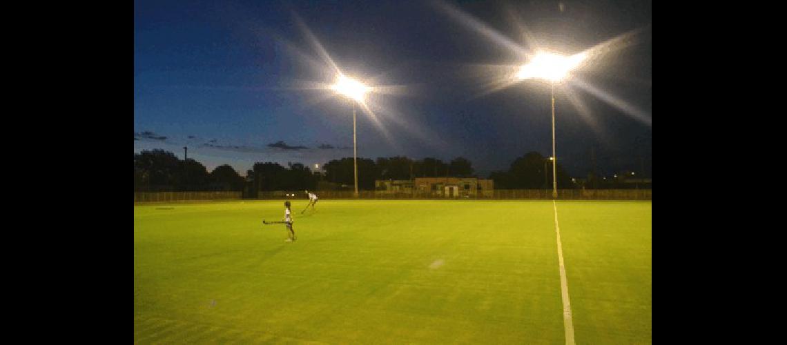 La cancha de sintÃ©tico de Estudiantes ya cuenta con iluminaciÃ³n artificial 